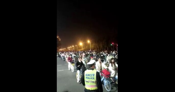 Thousands of bike riders clog roads in China’s Zhengzhou in pursuit of dumpling soup