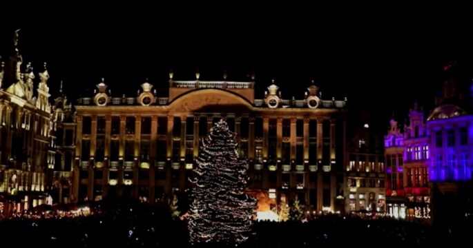Brussels kicks off Christmas season with light show at the Grand Place