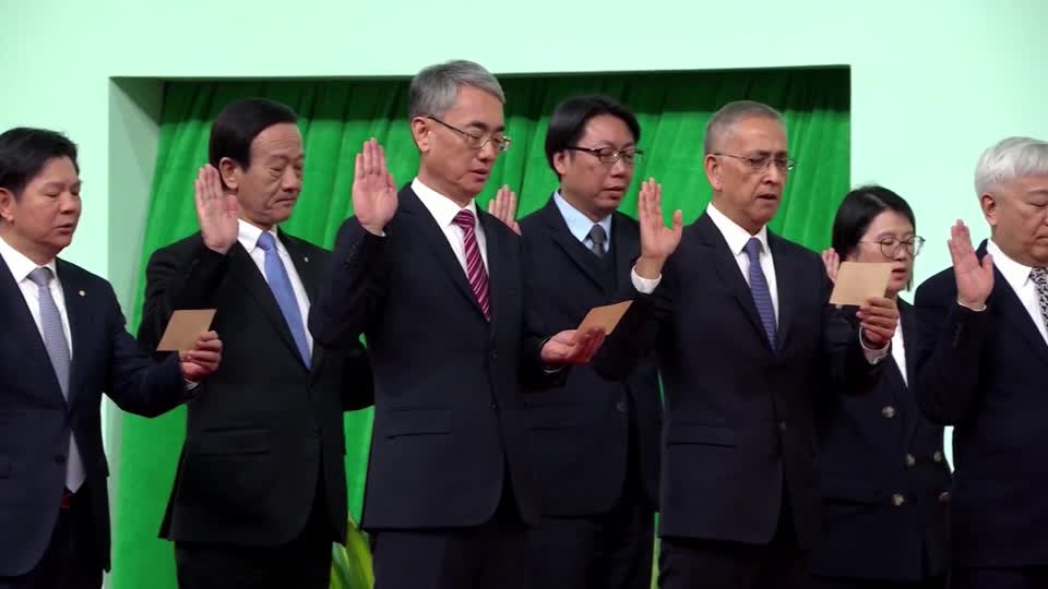 Executive Council members of new-term Macao SAR government sworn in