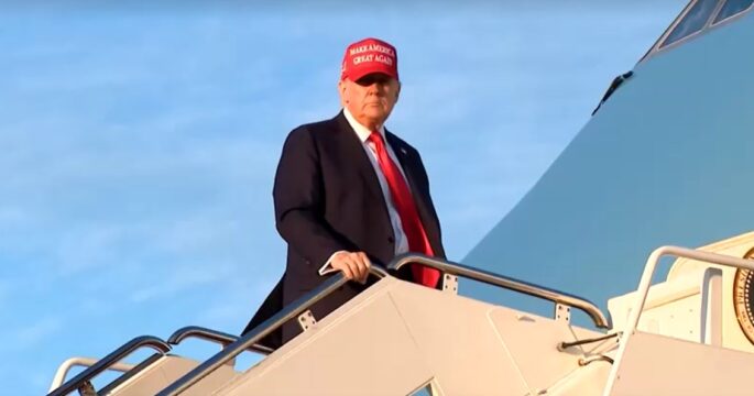 Trump leaves Washington after clashes with Zelenskiy