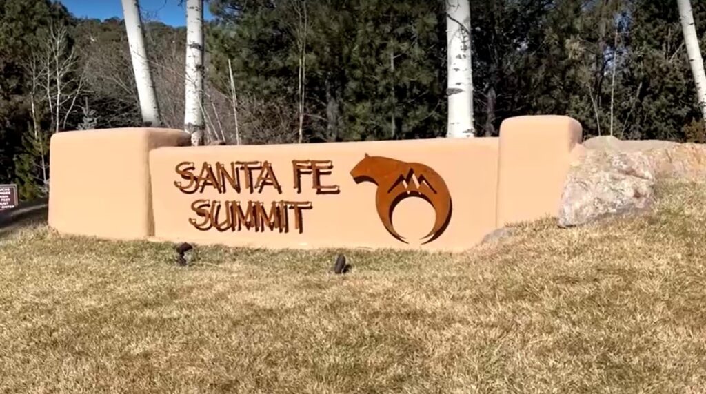 Santa Fe Summit neighbourhood where Gene Hackman lives