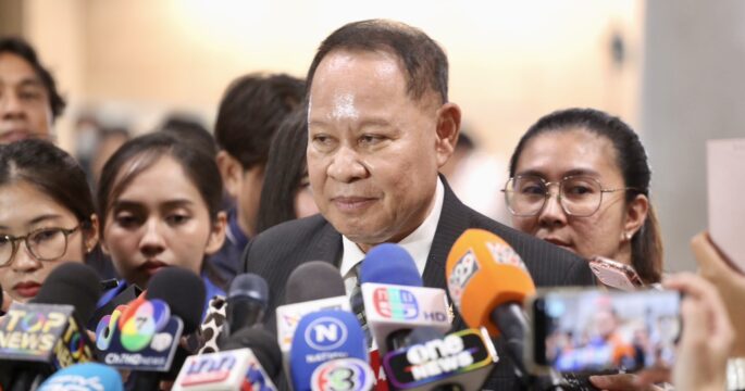 ซบพรรคกล้าธรรม
