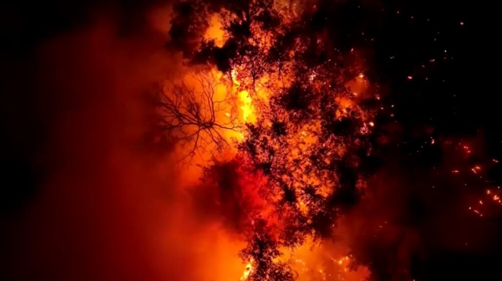 wildfires raging at night in the Uiseong county