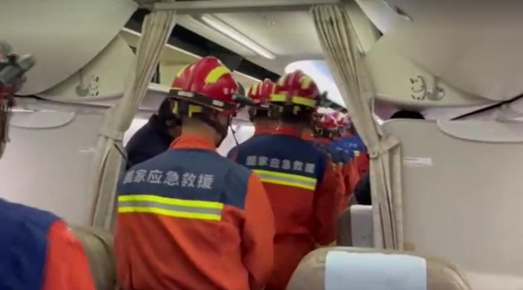 Rescue team from China's border province leaves for quake-hit Myanmar