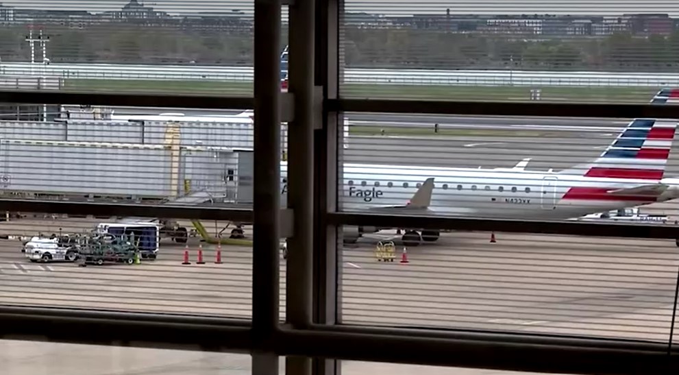 American Airlines plane