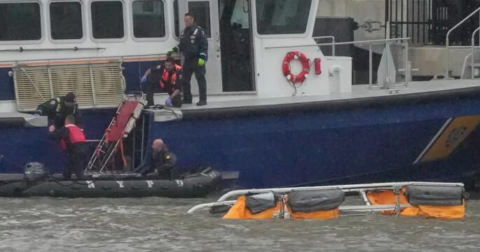 Still photos capture emergency response to New York helicopter crash