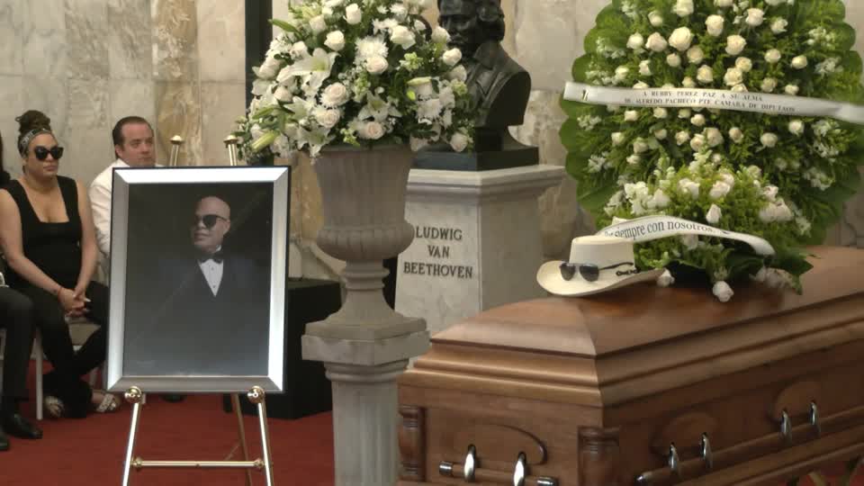 Dominicans bid farewell to beloved singer Rubby Perez