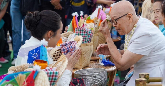 นายกโพสต์สงกรานต์