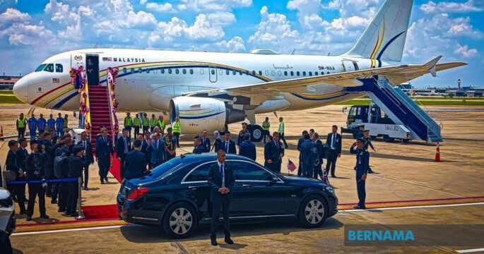 Malaysian PM arrives Bangkok