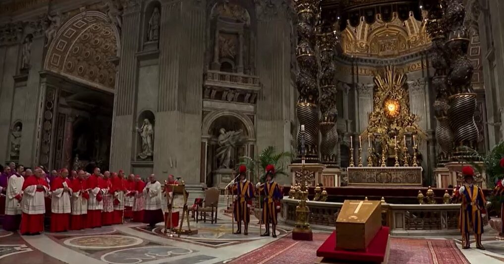 Pope Francis' coffin sealed in private ceremony long shot
