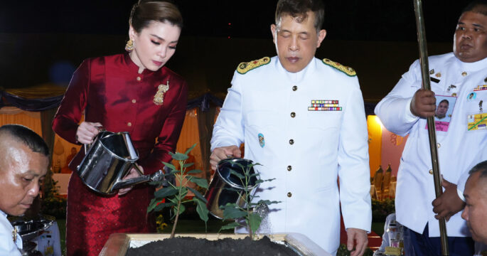 ในหลวงพระราชินี