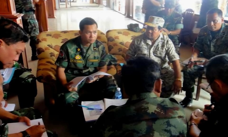 Hun Manet in negotiation with Thai military officers