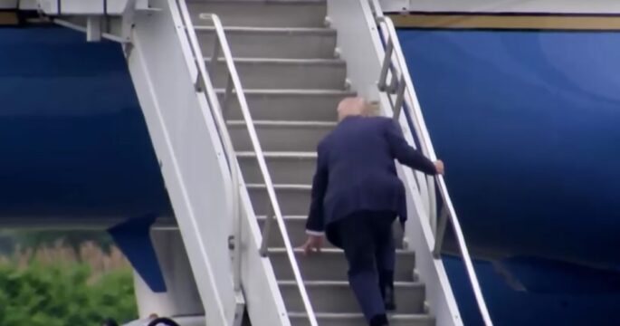Trump appears to stumble while boarding Air Force One