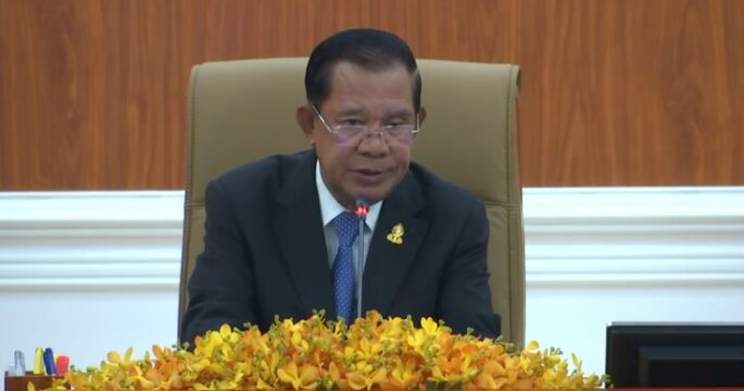 Hun Sen delivers speech in Cambodia's Senate